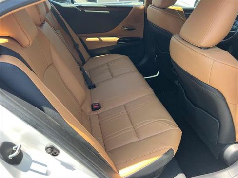 Certified 2024 Lexus ES 300h w/ Technology Package FWD image 15