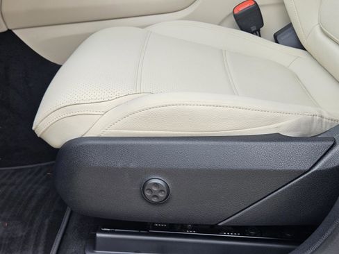 Certified 2026 Mercedes-Benz GLC 300 4MATIC image 13