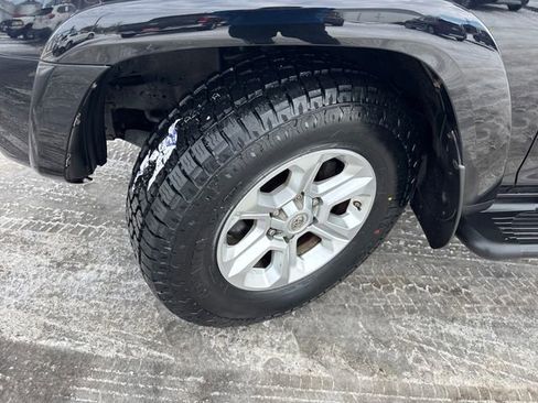 Used 2017 Toyota 4Runner SR5 image 16