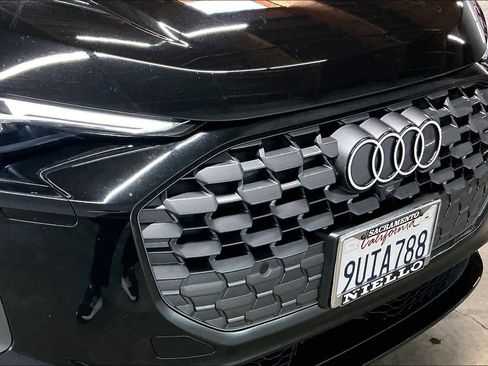 Certified 2025 Audi Q5 Prestige image 33