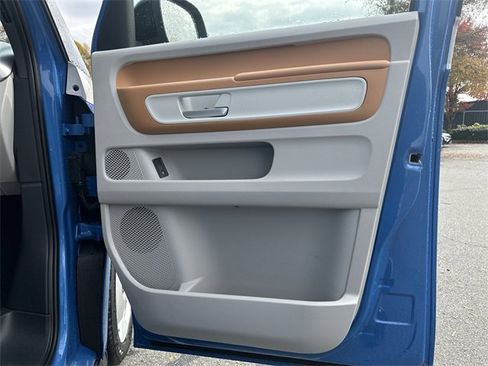 New 2025 Volkswagen ID. Buzz 1st Edition image 23