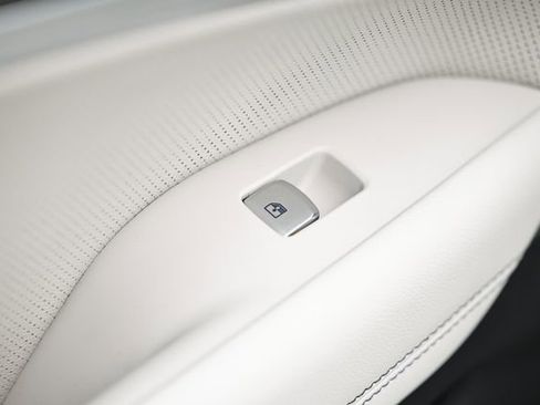 Used 2025 Genesis G70 3.3T Advanced image 25