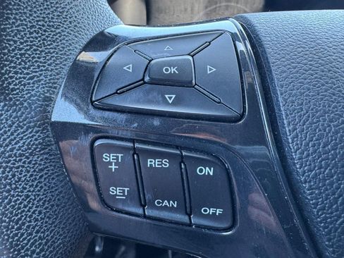 Used 2018 Ford Explorer XLT w/ Equipment Group 202A FWD image 16
