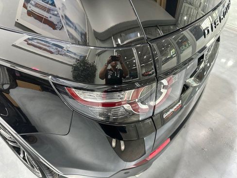 Used 2019 Land Rover Discovery Sport HSE AWD/4WD image 30