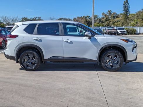 New 2026 Nissan Rogue SV FWD image 4