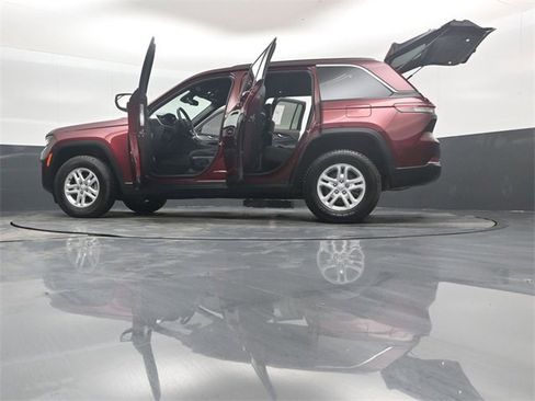 Used 2024 Jeep Grand Cherokee Laredo w/ Trailer Tow Package image 53