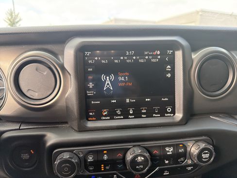 Used 2023 Jeep Wrangler Unlimited w/ Sun & Screen Package AWD/4WD image 21