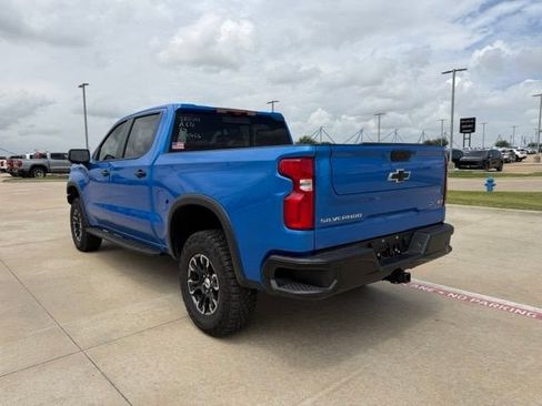 Used 2025 Chevrolet Silverado 1500 ZR2 w/ Technology Package AWD/4WD image 6