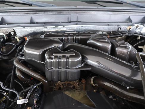 Used 2016 Ford F250 XLT w/ Snow Plow Prep Package image 38