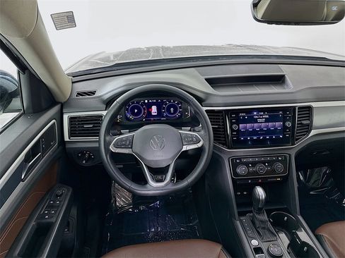 Used 2022 Volkswagen Atlas SEL Premium image 22