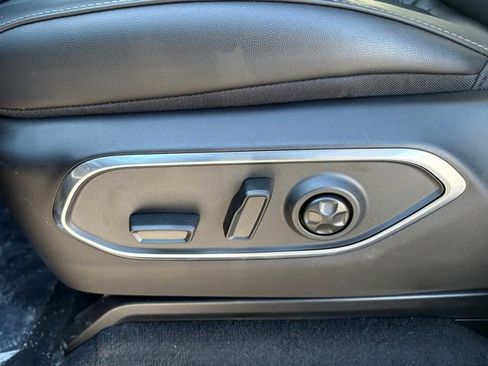 New 2026 Jeep Grand Wagoneer 4WD w/ Premium Group I image 17