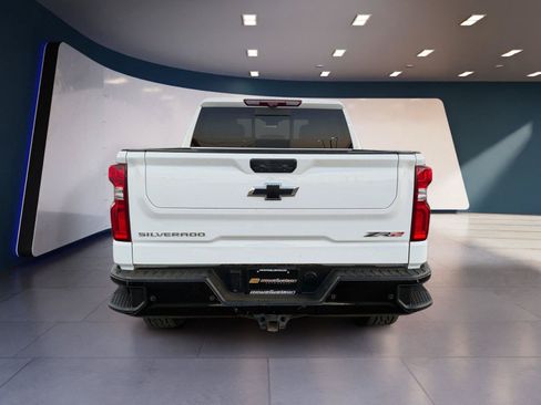 Used 2024 Chevrolet Silverado 1500 ZR2 w/ Technology Package AWD/4WD image 4
