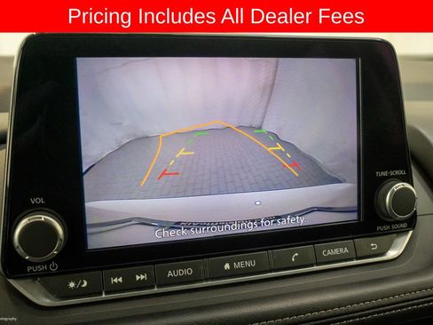 Used 2024 Nissan Rogue S FWD image 12
