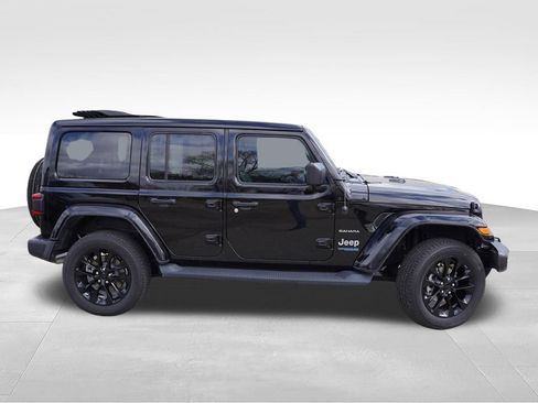 Certified 2021 Jeep Wrangler Unlimited Sahara w/ Cold Weather Group AWD/4WD image 4