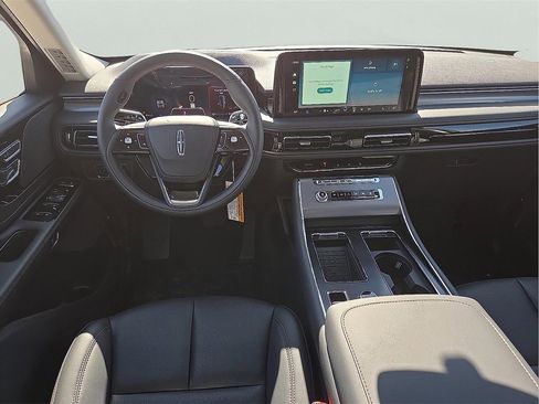 New 2026 Lincoln Aviator 2WD w/ Jet Appearance Package image 11