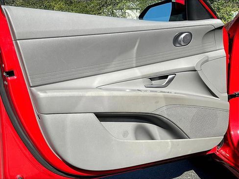 Used 2023 Hyundai Elantra SEL image 19