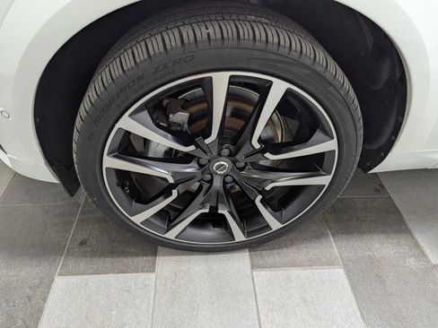 Used 2023 Volvo XC60 T8 Ultimate w/ Climate Package image 7