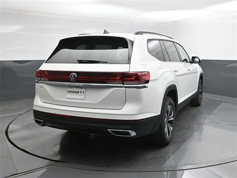 New 2026 Volkswagen Atlas SE image 11