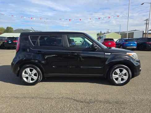 Used 2018 Kia Soul FWD image 6