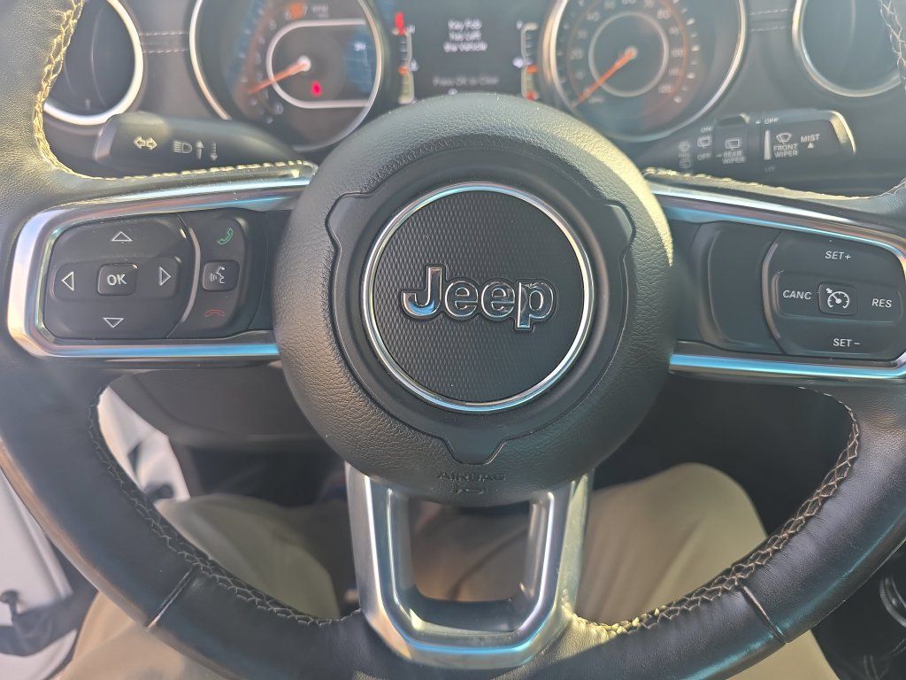 Used 2018 Jeep Wrangler Unlimited Sahara AWD/4WD image 11