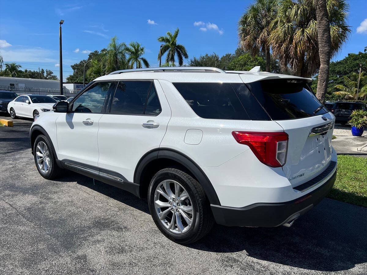Used 2024 Ford Explorer Limited w/ Limited Technology Package AWD/4WD image 7