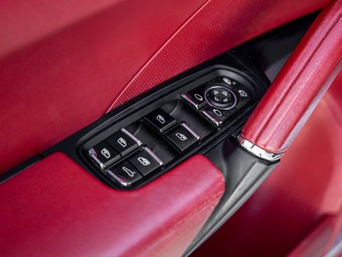 Certified 2018 Porsche Cayenne Turbo image 20