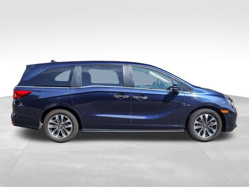 Used 2024 Honda Odyssey EX-L image 3