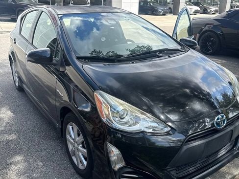 Used 2017 Toyota Prius C Three FWD image 2
