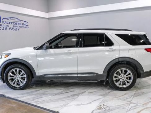 Used 2020 Ford Explorer XLT w/ Equipment Group 202A AWD/4WD image 15