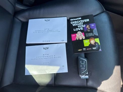 Used 2025 Cadillac XT4 Premium Luxury FWD image 15
