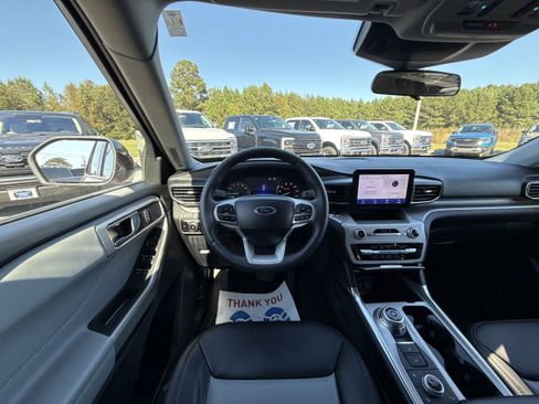 Used 2024 Ford Explorer XLT w/ Equipment Group 202A image 12