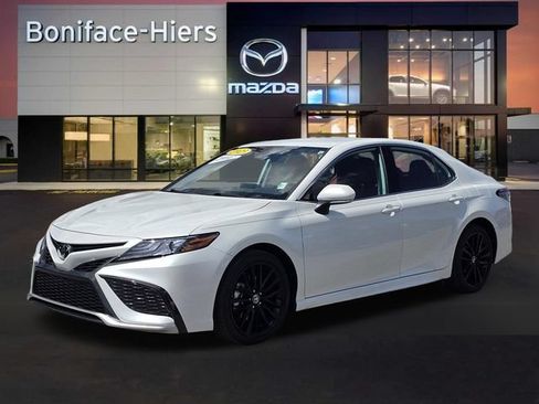 Used 2023 Toyota Camry XSE FWD image 2