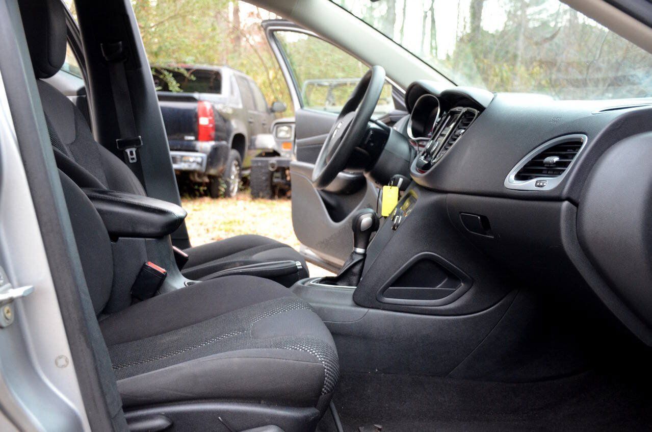 Used 2015 Dodge Dart SE w/ Convenience Group FWD image 10