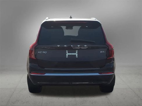 New 2026 Volvo XC90 B5 Core w/ Protection Package Premier image 5