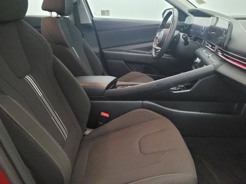 Used 2024 Hyundai Elantra SEL w/ Convenience Package image 21