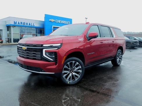 New 2026 Chevrolet Suburban High Country image 2