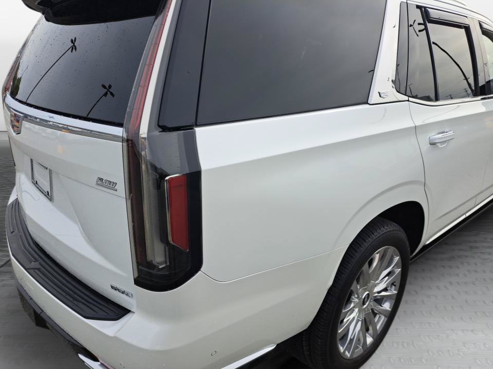 Certified 2022 Cadillac Escalade Premium Luxury w/ Performance Package AWD/4WD image 18