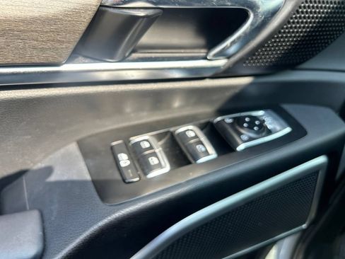 Used 2022 Kia Telluride EX w/ EX Premium Package AWD/4WD image 17