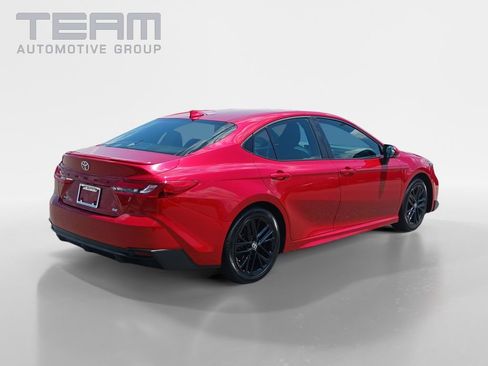 Used 2025 Toyota Camry SE FWD image 7