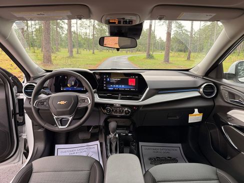 New 2026 Chevrolet Trax LT w/ Driver Confidence Package FWD image 15