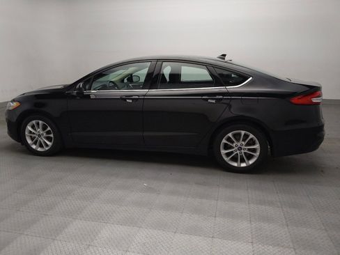 Used 2020 Ford Fusion SE FWD image 3