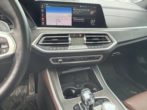 Used 2022 BMW X5 xDrive40i w/ M Sport Package AWD/4WD image 6