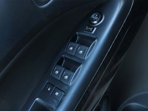 Used 2017 GMC Canyon SLE w/ SLE Convenience Package image 9