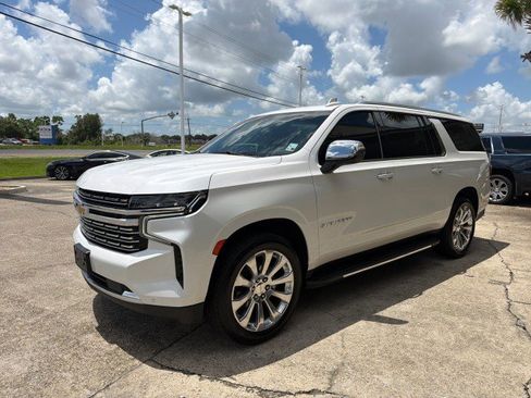 Used 2021 Chevrolet Suburban Premier AWD/4WD image 10