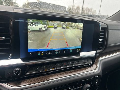 Used 2022 Chevrolet Silverado 1500 LT Trail Boss w/ LT Trail Boss Premium Package AWD/4WD image 19