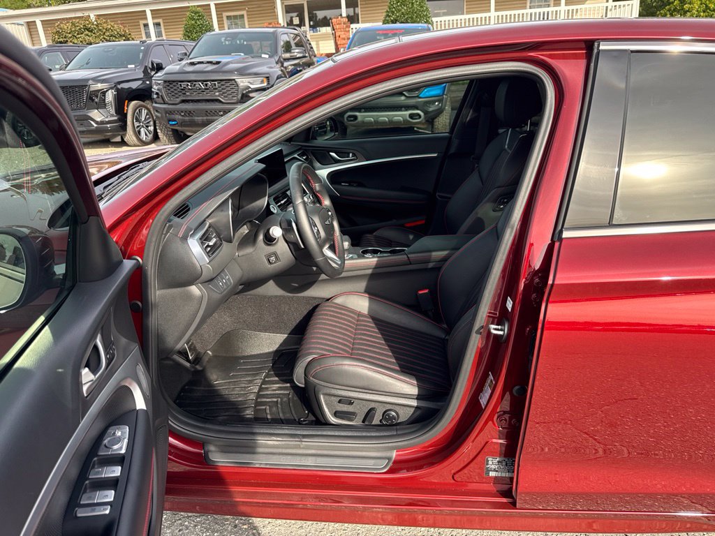 Used 2024 Genesis G70 3.3T Advanced RWD image 10