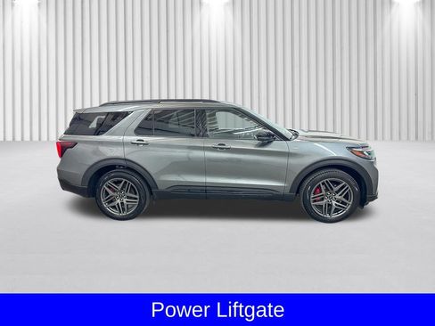 Used 2026 Ford Explorer ST-Line w/ ST-Line Street Pack AWD/4WD image 5