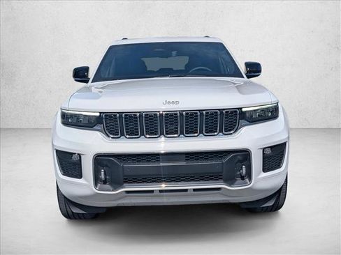 Used 2025 Jeep Grand Cherokee Overland w/ Luxury Tech Group IV AWD/4WD image 2