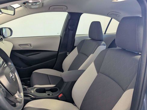 Used 2025 Toyota Corolla LE w/ LE Premium Package FWD image 9