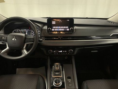 Used 2022 Mitsubishi Outlander ES AWD/4WD image 18